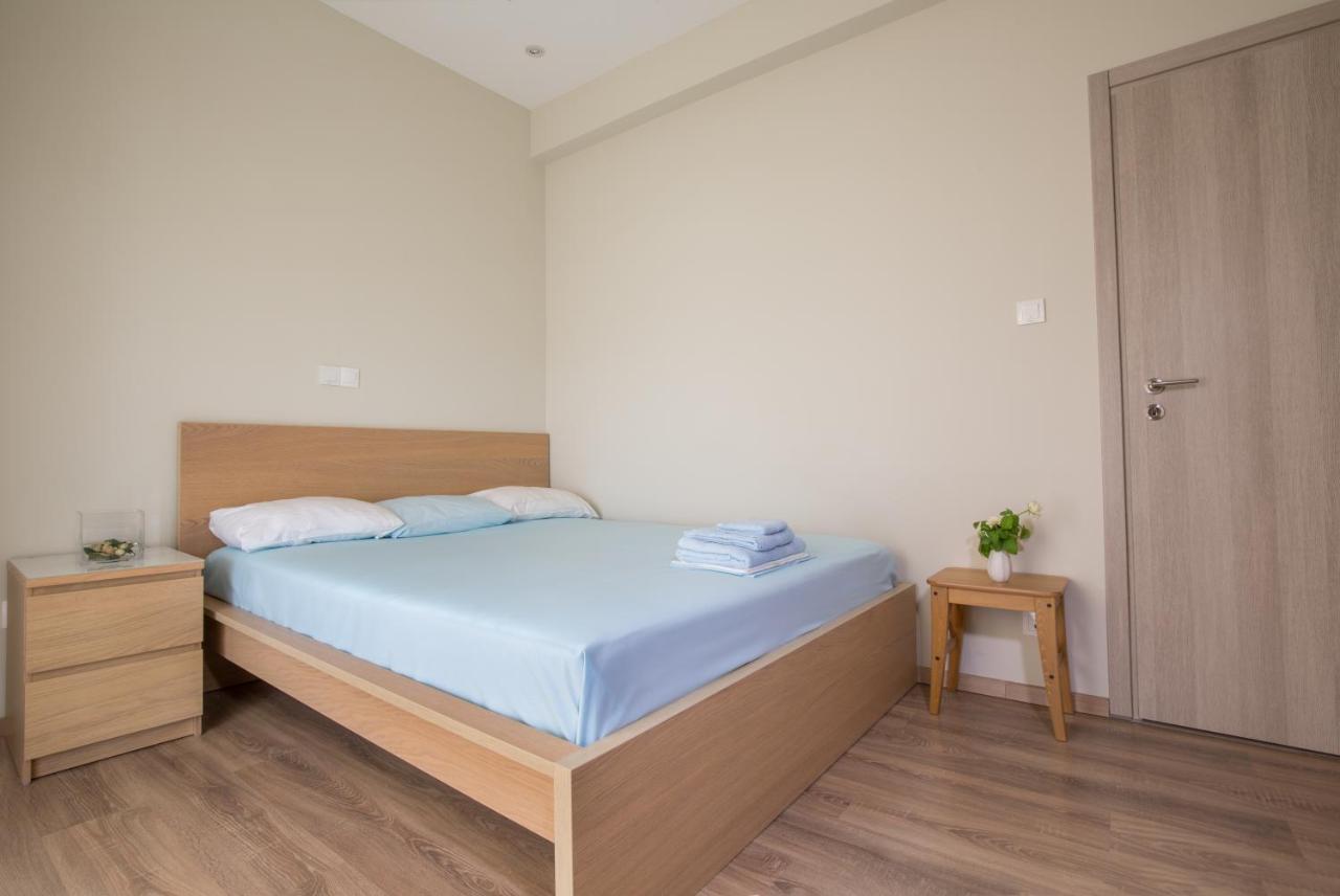 Cosy Apartment With Terrace Near Metro Station Aten Exteriör bild